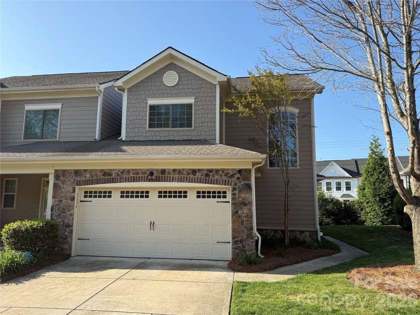 1134 Stuarts Landing Drive, Cramerton, NC 28032.  MLS# CAR4371102, YatesRealty ID 14889. End unit with a 2-car garage!!