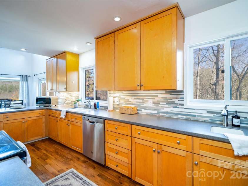 106 Fork Mountain Lane, Canton, NC 28716.  MLS# CAR4225211, YatesRealty ID 1489. 