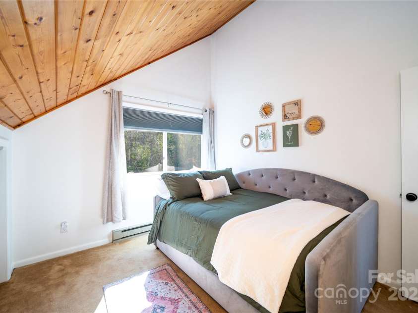106 Fork Mountain Lane, Canton, NC 28716.  MLS# CAR4225211, YatesRealty ID 1489. 
