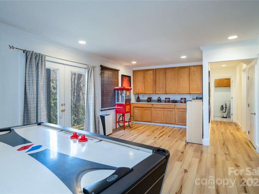 106 Fork Mountain Lane, Canton, NC 28716.  MLS# CAR4225211, YatesRealty ID 1489. 