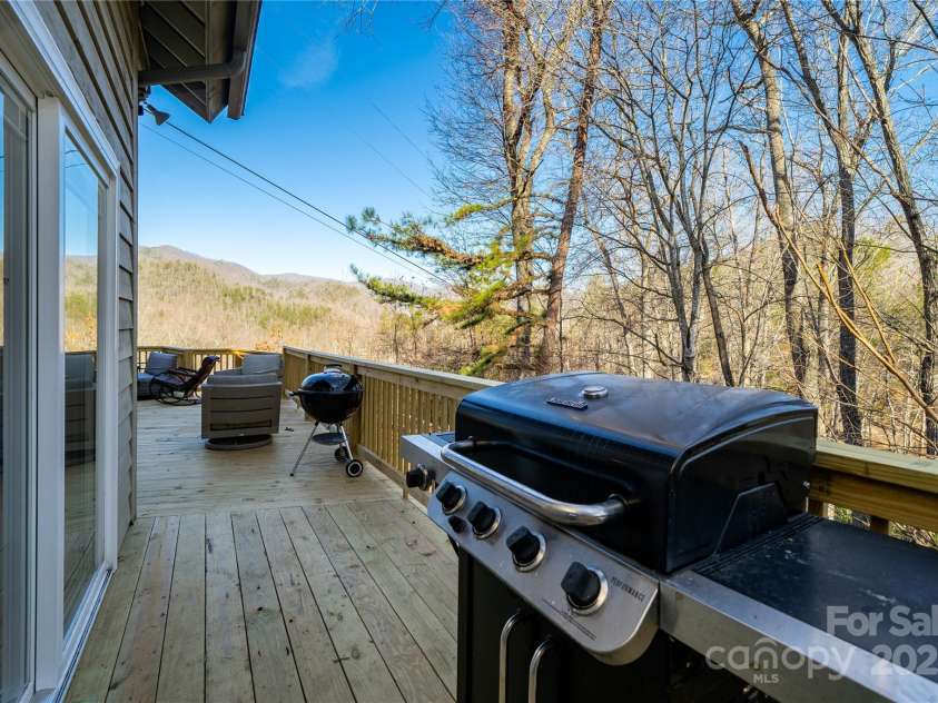 106 Fork Mountain Lane, Canton, NC 28716.  MLS# CAR4225211, YatesRealty ID 1489. 