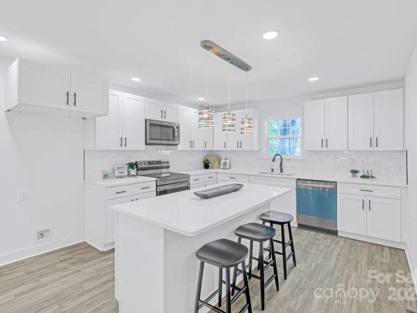 1712 Main Street, Salisbury, NC 28144.  MLS# CAR4252851, YatesRealty ID 14890. 