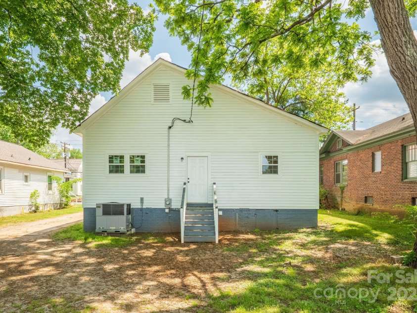1712 Main Street, Salisbury, NC 28144.  MLS# CAR4252851, YatesRealty ID 14890. 
