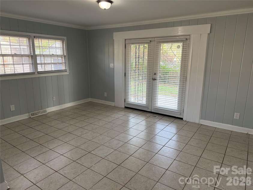 4723 Westcrest Drive, Charlotte, NC 28208.  MLS# CAR4362546, YatesRealty ID 14890. 