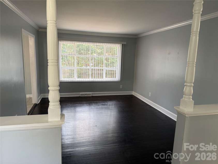 4723 Westcrest Drive, Charlotte, NC 28208.  MLS# CAR4362546, YatesRealty ID 14890. 