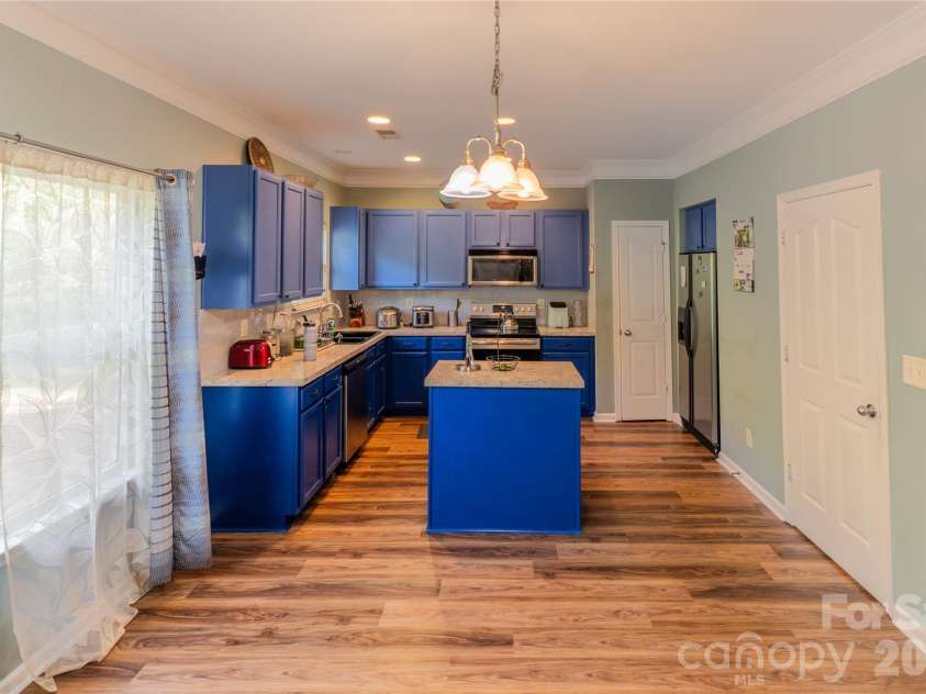 4004 Chimney Wood Trail, Indian Trail, NC 28079.  MLS# CAR4369409, YatesRealty ID 14891. Kitchen