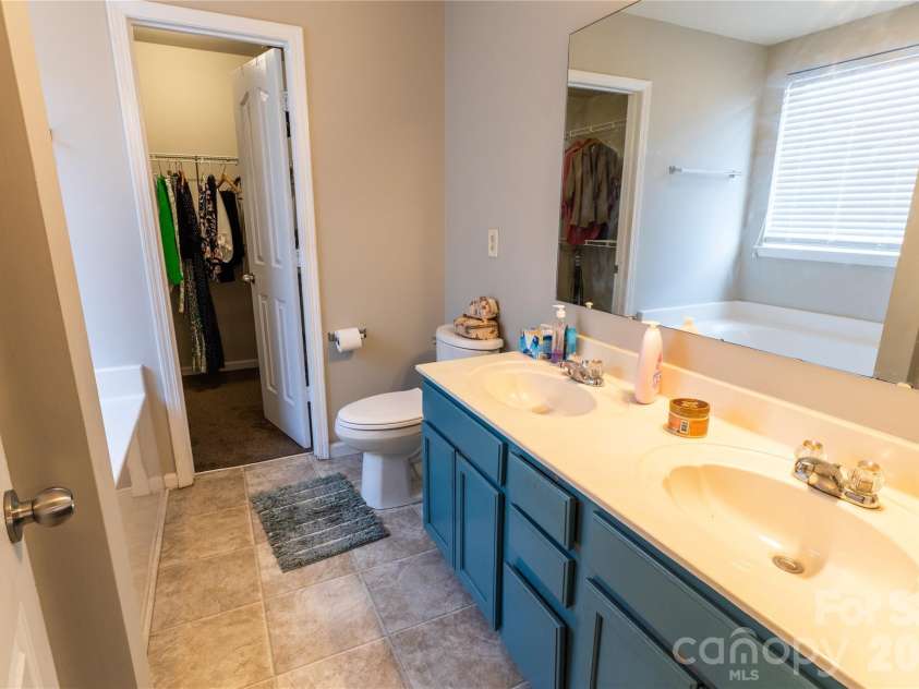 4004 Chimney Wood Trail, Indian Trail, NC 28079.  MLS# CAR4369409, YatesRealty ID 14891. Master Bathroom