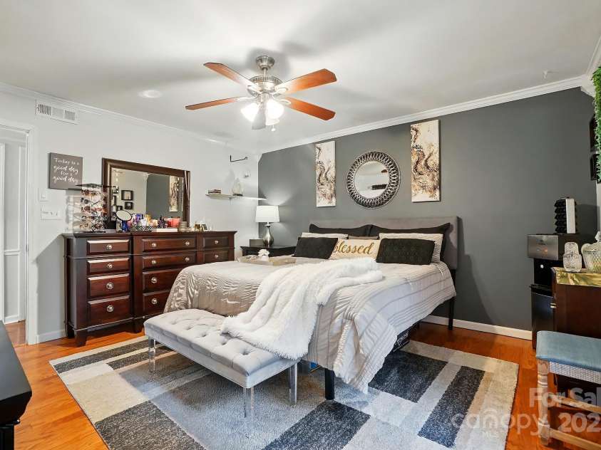 6221 Thermal Road, Charlotte, NC 28211.  MLS# CAR4255283, YatesRealty ID 14891. 