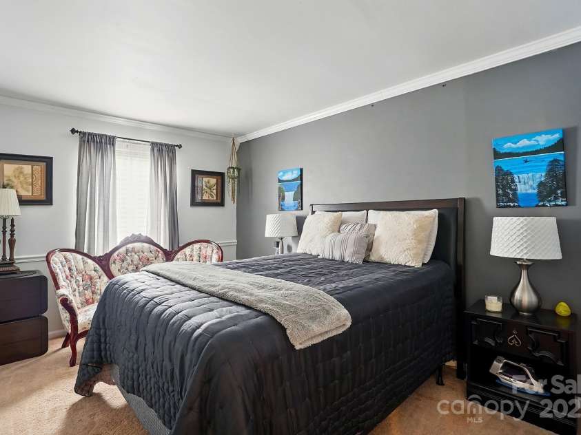 6221 Thermal Road, Charlotte, NC 28211.  MLS# CAR4255283, YatesRealty ID 14891. 