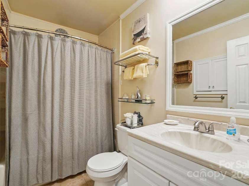 6221 Thermal Road, Charlotte, NC 28211.  MLS# CAR4255283, YatesRealty ID 14891. 