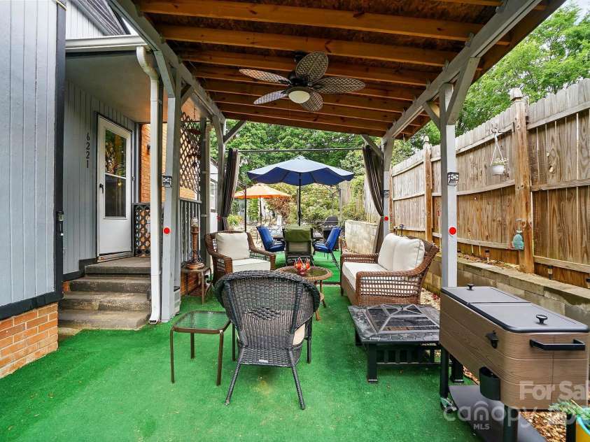 6221 Thermal Road, Charlotte, NC 28211.  MLS# CAR4255283, YatesRealty ID 14891. 
