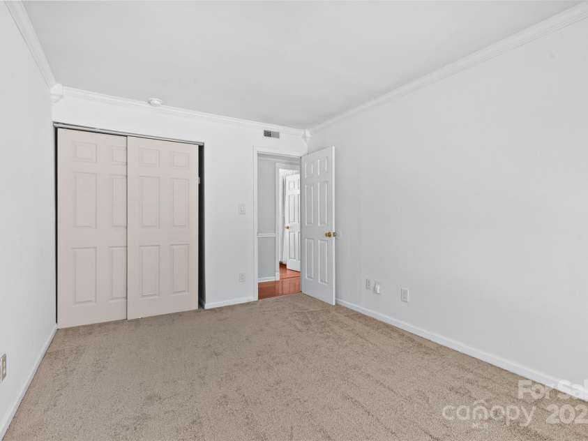 6221 Thermal Road, Charlotte, NC 28211.  MLS# CAR4320750, YatesRealty ID 14891. 