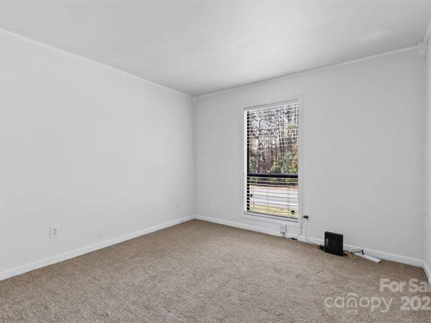 6221 Thermal Road, Charlotte, NC 28211.  MLS# CAR4320750, YatesRealty ID 14891. 