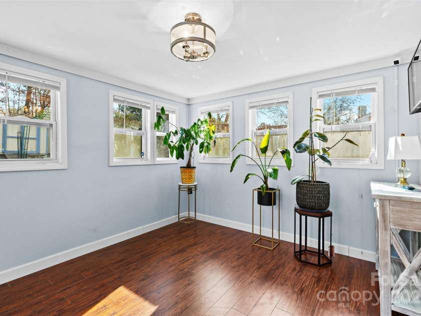 6221 Thermal Road, Charlotte, NC 28211.  MLS# CAR4320750, YatesRealty ID 14891. 