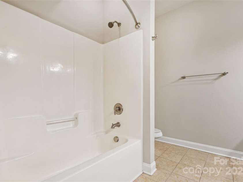 120F Steinbeck Way, Mooresville, NC 28117.  MLS# CAR4258750, YatesRealty ID 14892. Tub over shower