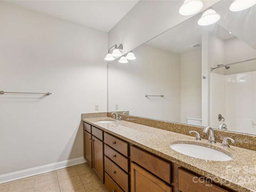 120F Steinbeck Way, Mooresville, NC 28117.  MLS# CAR4258750, YatesRealty ID 14892. Well appointed bathroom