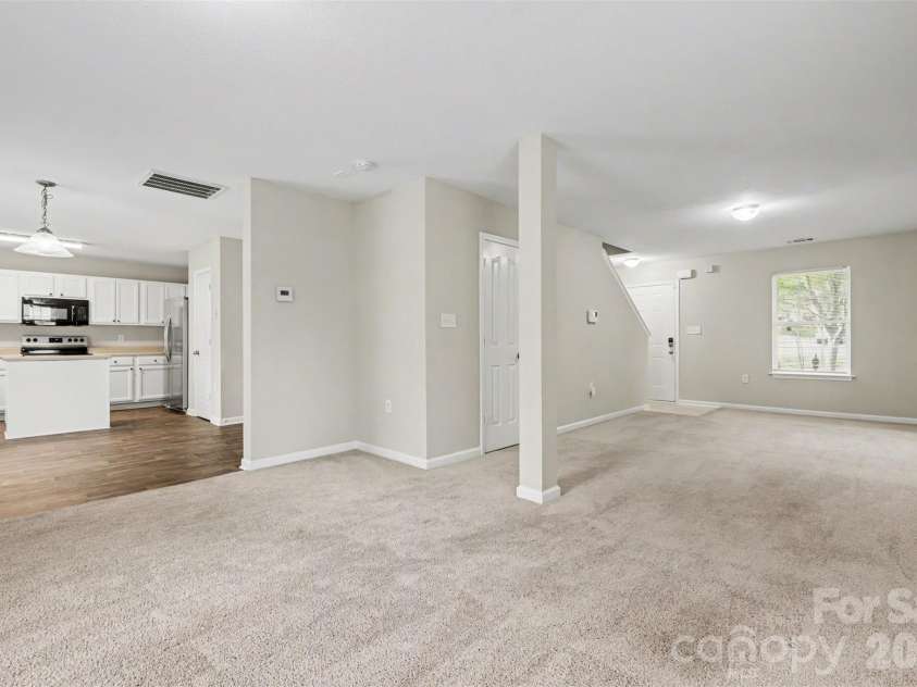 2100 Cranberry Woods Court, Charlotte, NC 28208.  MLS# CAR4366878, YatesRealty ID 14892. 