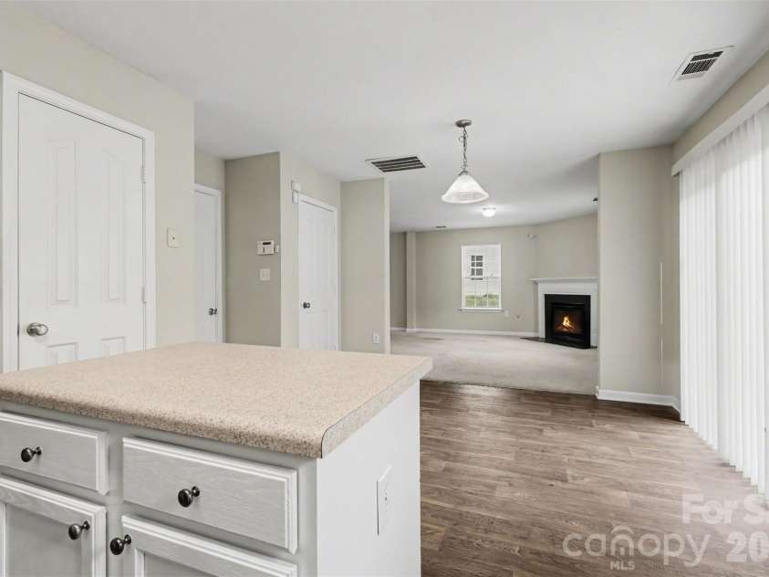 2100 Cranberry Woods Court, Charlotte, NC 28208.  MLS# CAR4366878, YatesRealty ID 14892. 