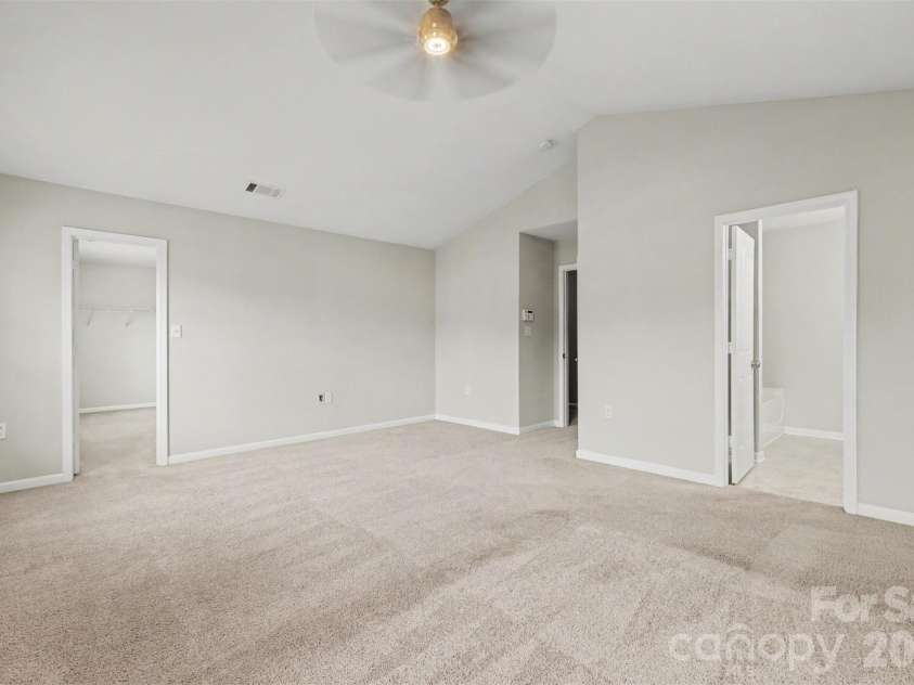 2100 Cranberry Woods Court, Charlotte, NC 28208.  MLS# CAR4366878, YatesRealty ID 14892. 
