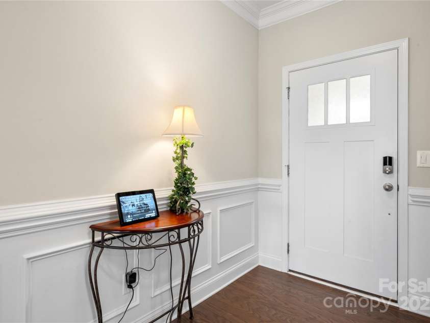 274 Robinwood Lane, Lake Wylie, SC 29710.  MLS# CAR4259821, YatesRealty ID 14894. 