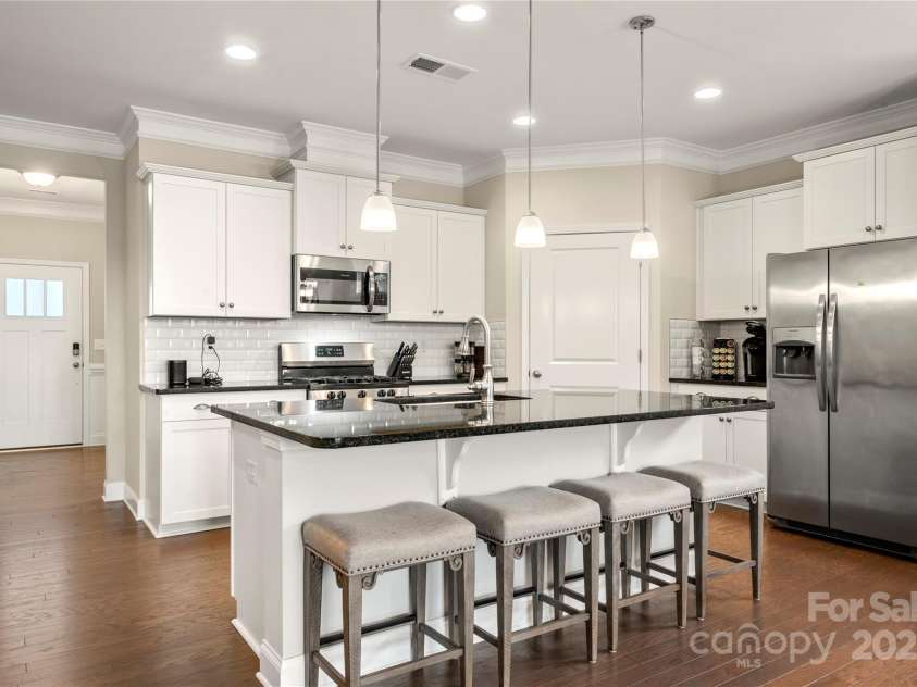 274 Robinwood Lane, Lake Wylie, SC 29710.  MLS# CAR4259821, YatesRealty ID 14894. 