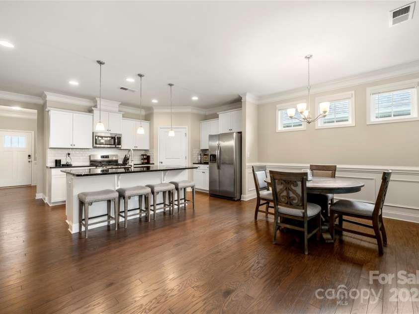 274 Robinwood Lane, Lake Wylie, SC 29710.  MLS# CAR4259821, YatesRealty ID 14894. 