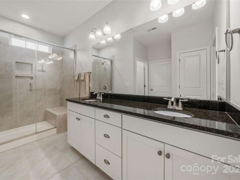 274 Robinwood Lane, Lake Wylie, SC 29710.  MLS# CAR4259821, YatesRealty ID 14894. 