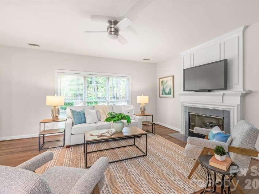 936 Timber Knoll Drive, Matthews, NC 28105.  MLS# CAR4368324, YatesRealty ID 14894. 