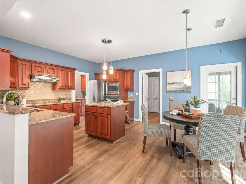 936 Timber Knoll Drive, Matthews, NC 28105.  MLS# CAR4368324, YatesRealty ID 14894. 