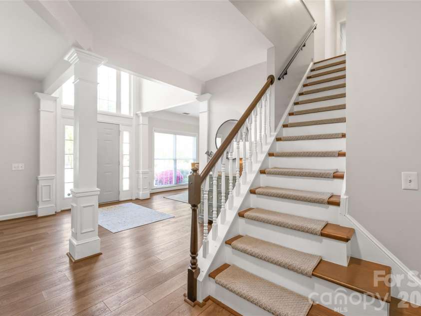936 Timber Knoll Drive, Matthews, NC 28105.  MLS# CAR4368324, YatesRealty ID 14894. 