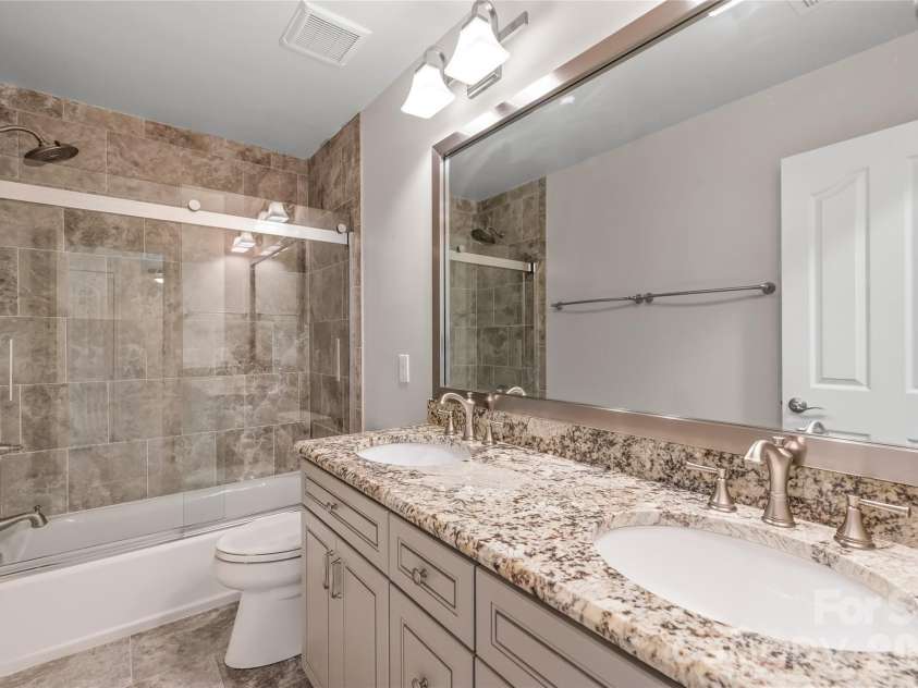 936 Timber Knoll Drive, Matthews, NC 28105.  MLS# CAR4368324, YatesRealty ID 14894. 