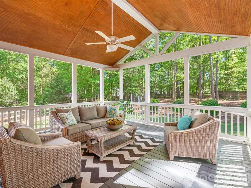 936 Timber Knoll Drive, Matthews, NC 28105.  MLS# CAR4368324, YatesRealty ID 14894. 