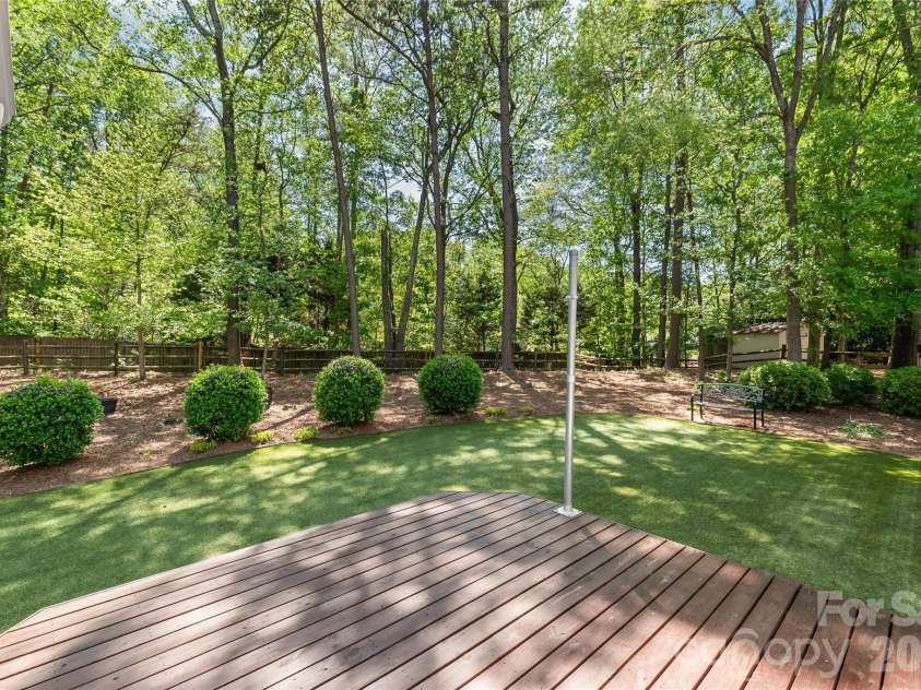 936 Timber Knoll Drive, Matthews, NC 28105.  MLS# CAR4368324, YatesRealty ID 14894. 