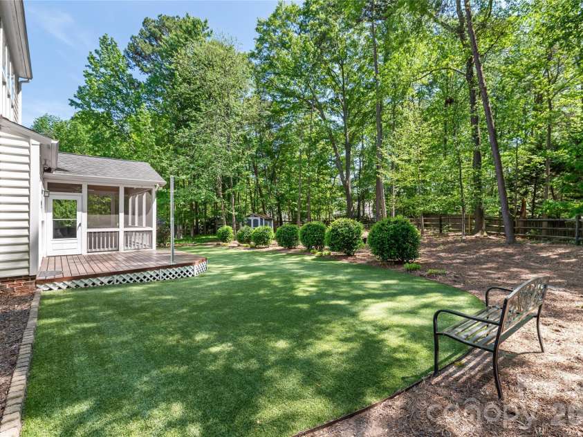 936 Timber Knoll Drive, Matthews, NC 28105.  MLS# CAR4368324, YatesRealty ID 14894. 