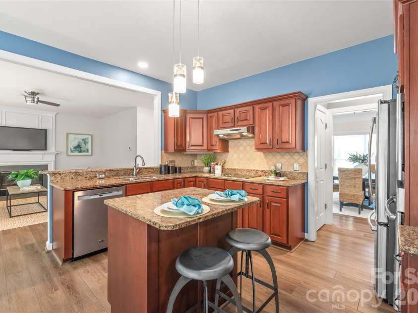 936 Timber Knoll Drive, Matthews, NC 28105.  MLS# CAR4368324, YatesRealty ID 14894. 