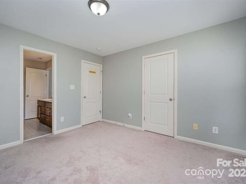 10515 Greenhead View Road, Charlotte, NC 28262.  MLS# CAR4258434, YatesRealty ID 14895. 
