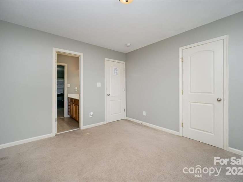 10515 Greenhead View Road, Charlotte, NC 28262.  MLS# CAR4258434, YatesRealty ID 14895. 