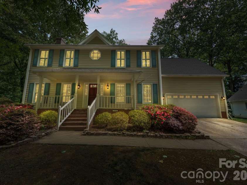 2726 Kirkholm Drive, Matthews, NC 28105.  MLS# CAR4370998, YatesRealty ID 14895. 