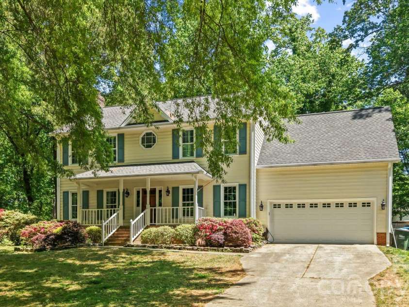 2726 Kirkholm Drive, Matthews, NC 28105.  MLS# CAR4370998, YatesRealty ID 14895. 