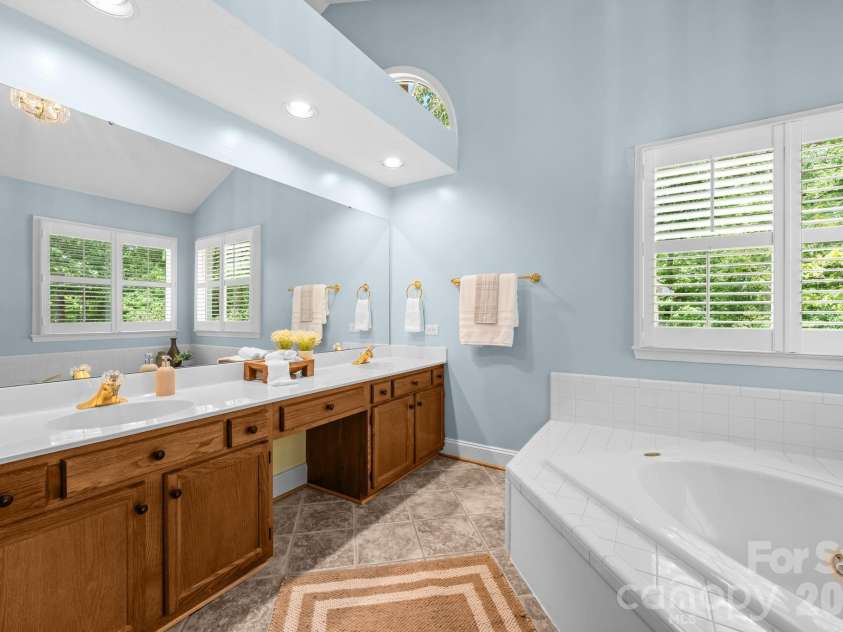 2726 Kirkholm Drive, Matthews, NC 28105.  MLS# CAR4370998, YatesRealty ID 14895. 