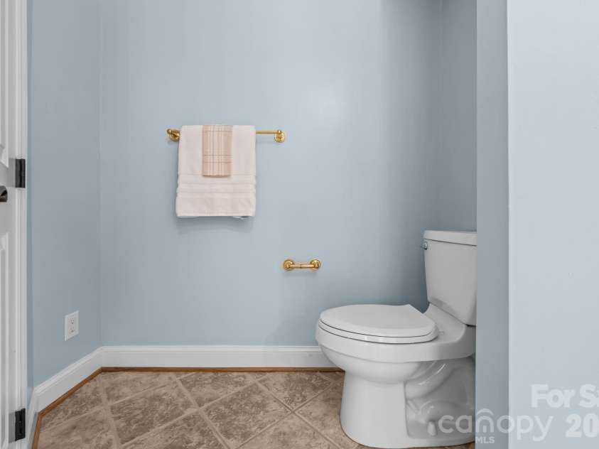 2726 Kirkholm Drive, Matthews, NC 28105.  MLS# CAR4370998, YatesRealty ID 14895. 