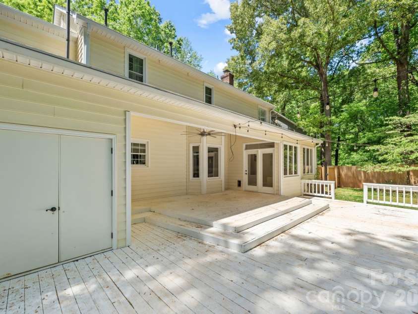 2726 Kirkholm Drive, Matthews, NC 28105.  MLS# CAR4370998, YatesRealty ID 14895. 
