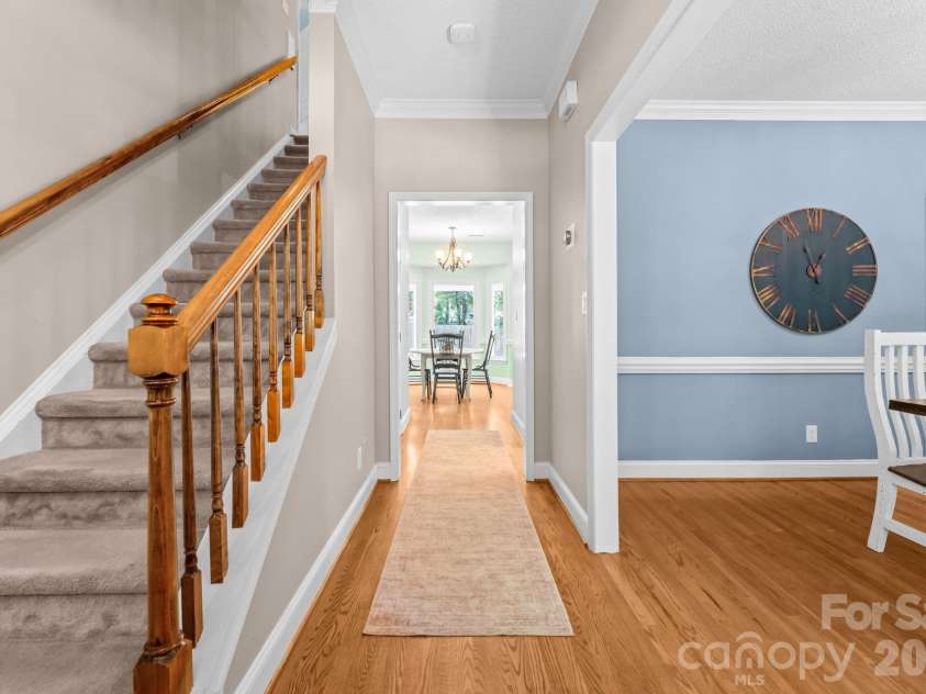 2726 Kirkholm Drive, Matthews, NC 28105.  MLS# CAR4370998, YatesRealty ID 14895. Entry and foyer