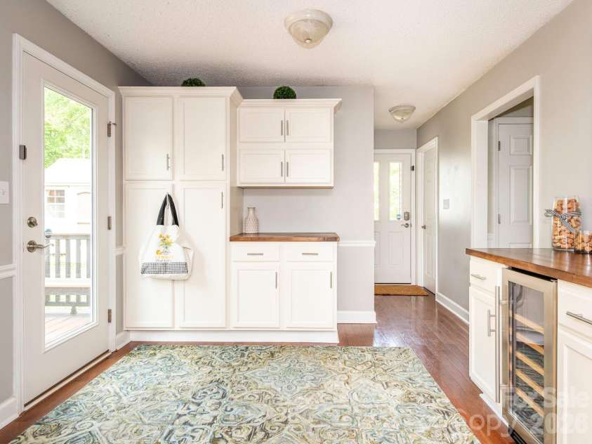 11628 Shandon Circle, Charlotte, NC 28226.  MLS# CAR4369077, YatesRealty ID 14896. 