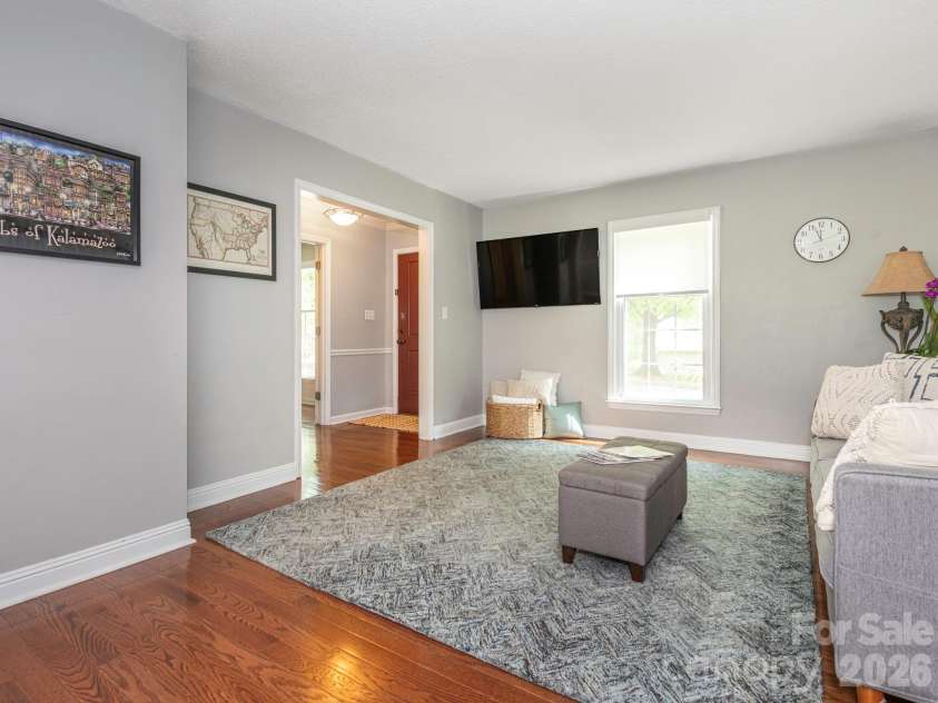 11628 Shandon Circle, Charlotte, NC 28226.  MLS# CAR4369077, YatesRealty ID 14896. 