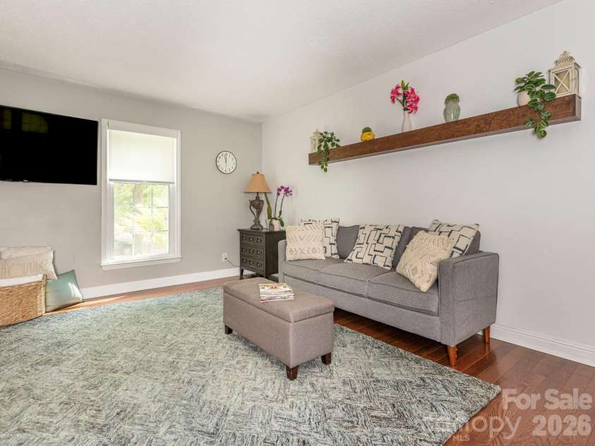 11628 Shandon Circle, Charlotte, NC 28226.  MLS# CAR4369077, YatesRealty ID 14896. 