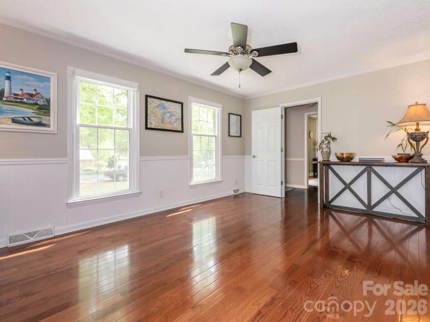 11628 Shandon Circle, Charlotte, NC 28226.  MLS# CAR4369077, YatesRealty ID 14896. 