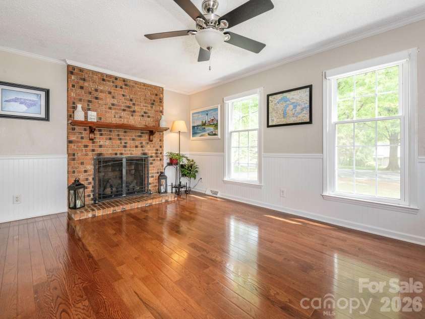 11628 Shandon Circle, Charlotte, NC 28226.  MLS# CAR4369077, YatesRealty ID 14896. 