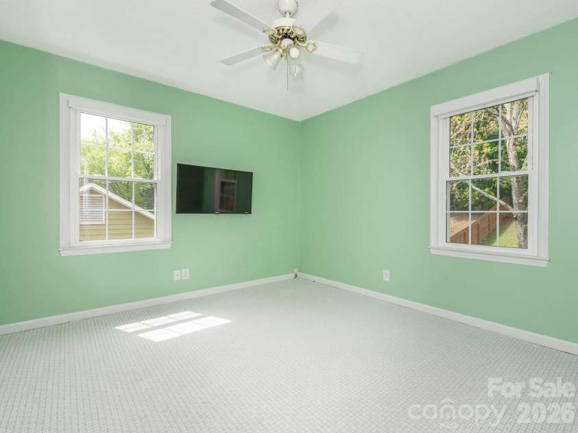 11628 Shandon Circle, Charlotte, NC 28226.  MLS# CAR4369077, YatesRealty ID 14896. 