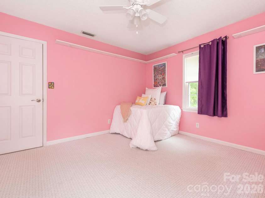 11628 Shandon Circle, Charlotte, NC 28226.  MLS# CAR4369077, YatesRealty ID 14896. 